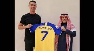 Ronaldo signs €200m Al Nassr deal